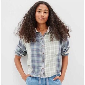 American Eagle Outfitters Blue Cream Button Down Shirt